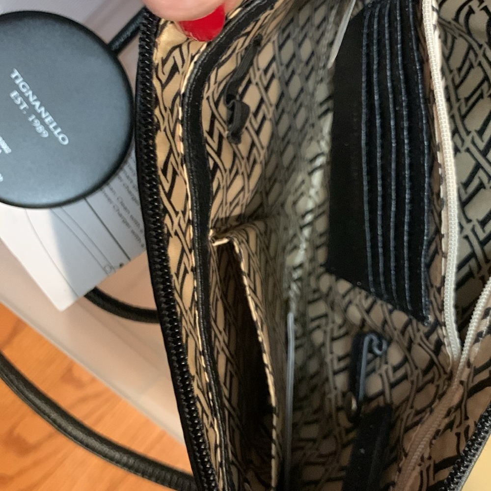 Tignanello black leather crossbody with phone charger and pockets galore . NWOT - Picture 7 of 10